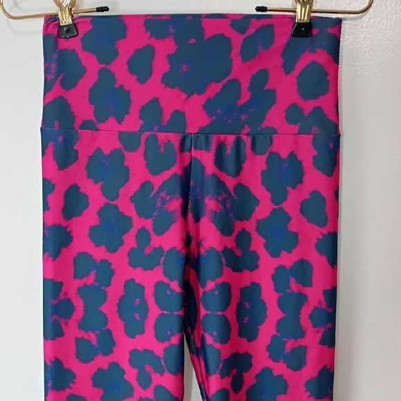 Two Pairs Of Yoga Pants Leopard Print And Polka Dot Leggings Small - Picture 3 of 11